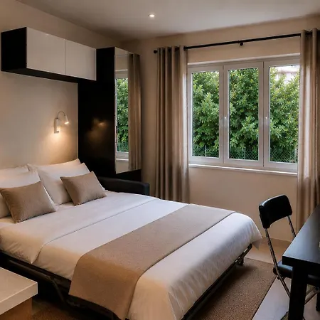 Studette Croisette Martinez Area * Cannes